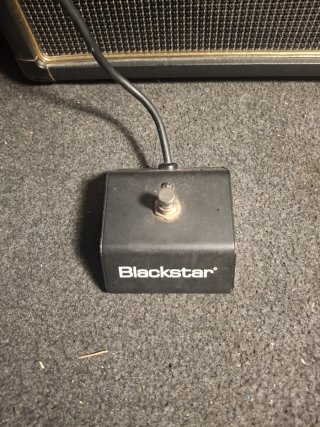 Amplificador Blackstar HT5 +Pantalla