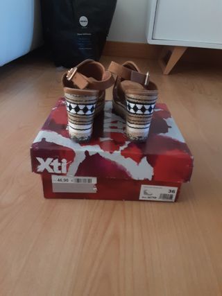 Sandalias Xti camel nº36