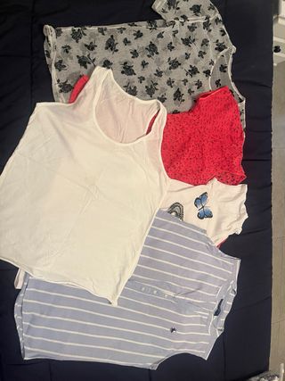 3 camisetas y 1 camisa
