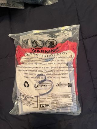 3 camisetas y 1 camisa