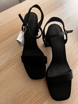 Sandalias tacón negras