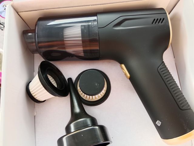 Aspiradora de coche portátil