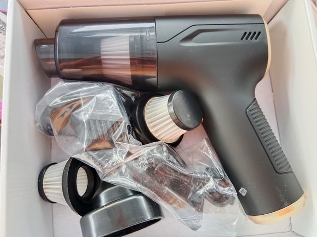 Aspiradora de coche portátil