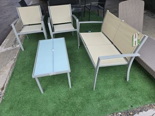 Conjunto jardín - 2 sillas, sofá y mesa