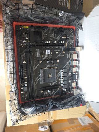 Placa base Gigabyte GA-A320M-S2H y AMD Ryzen 5 260