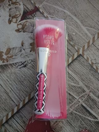 Pennello Blush Essence - NUOVO