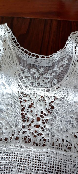 Top blanco de ganchillo