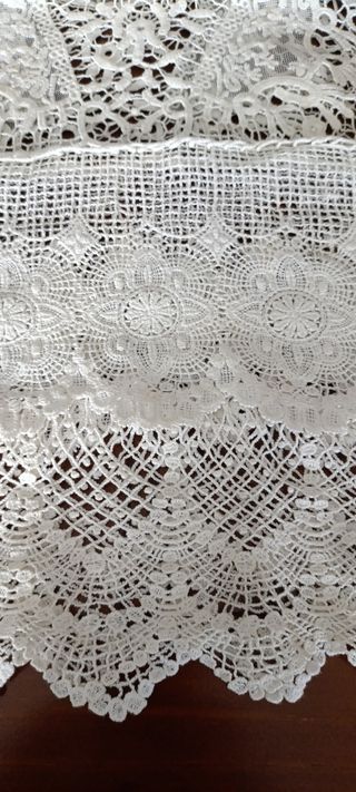 Top blanco de ganchillo