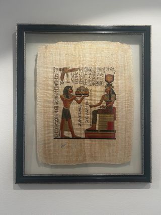 Marcos de plata con papiros egipcios