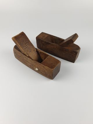 2 Cepillos carpintero antiguos