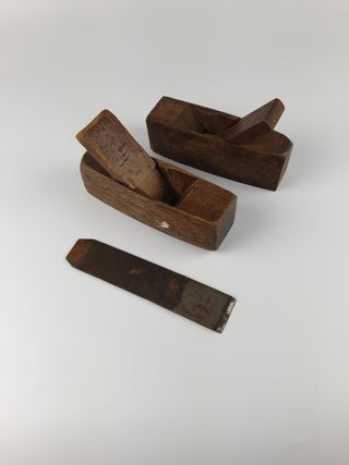 2 Cepillos carpintero antiguos