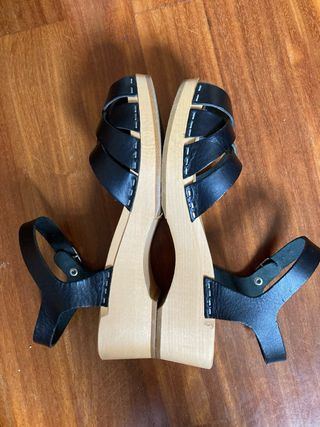 Zuecos Swedish Hasbeens negros, talla 37