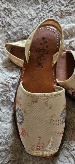 Alpargatas ibicencas estampadas beige
