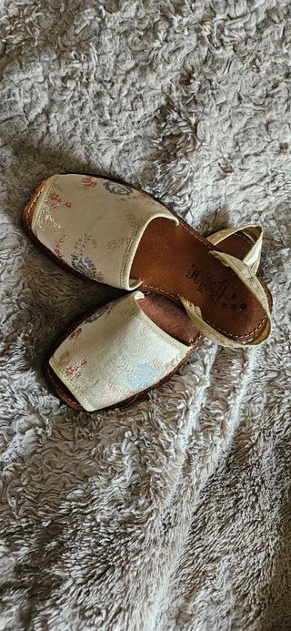 Alpargatas ibicencas estampadas beige