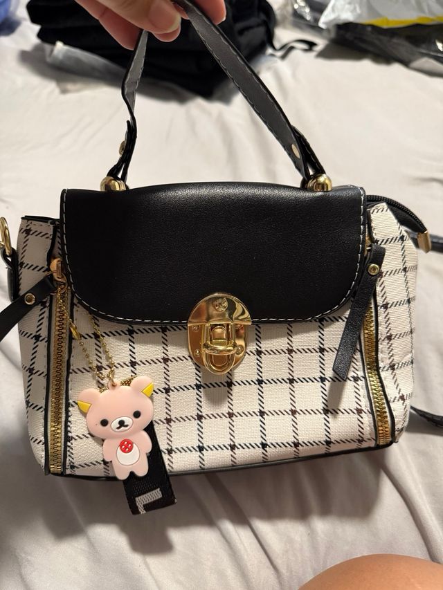 Bolso bandolera blanco y negro