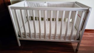 Cuna Ikea + colchón bebé