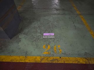Garaje en venta en La Salut - Lloreda en Badalona