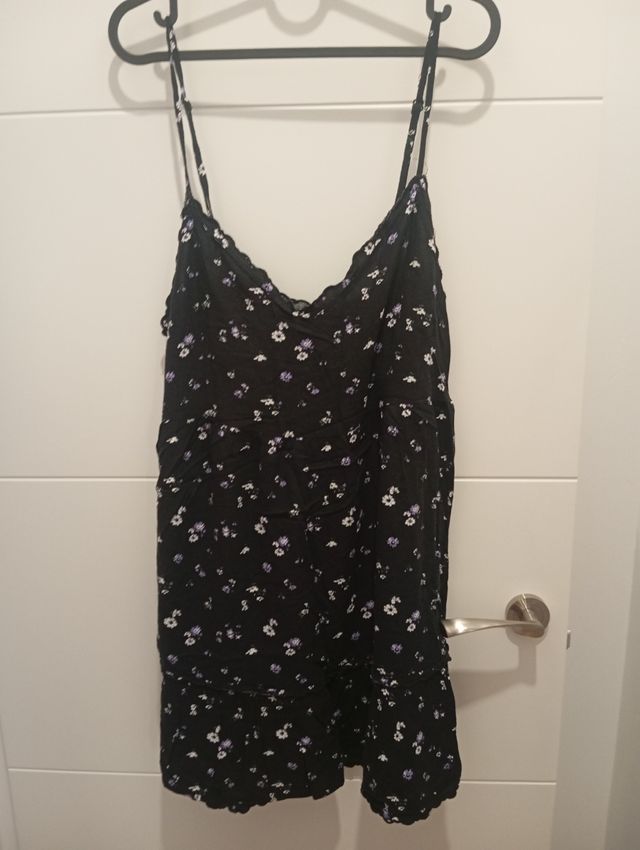 Vestido Pull&Bear negro - floral
