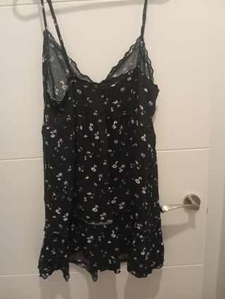Vestido Pull&Bear negro - floral