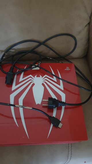 PS4 Pro (PlayStation 4) Spider-Man Rojo