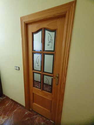 Puertas madera maciza