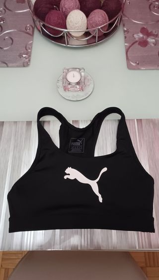 Top deportivo Puma negro