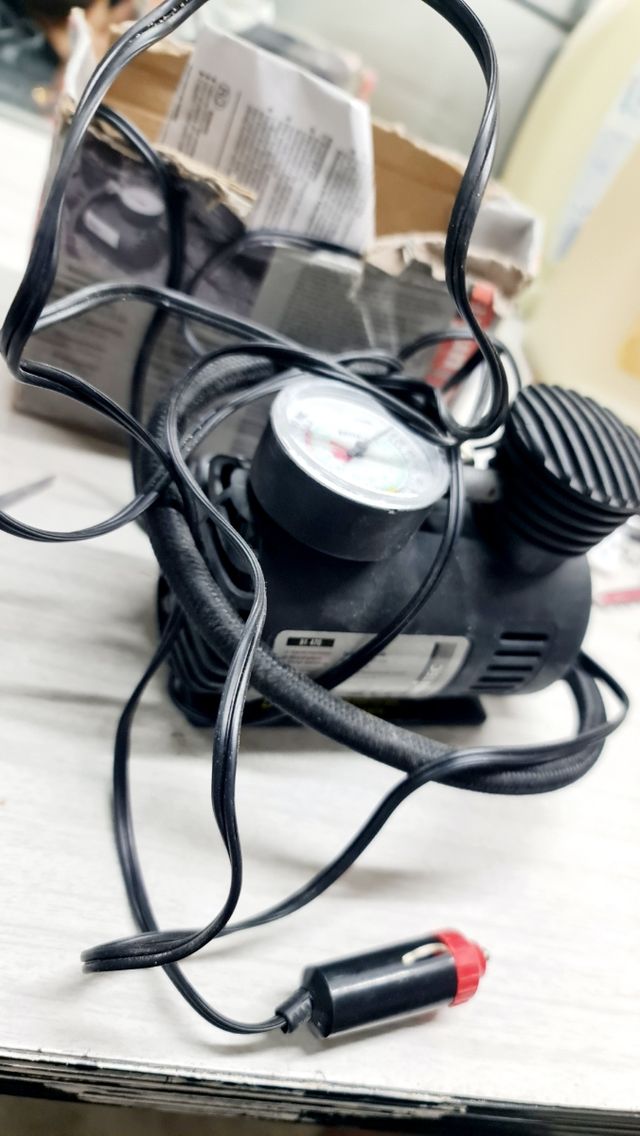 Compresor aire 12V Unitec para coche