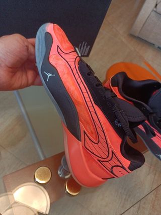 Zapatillas Baloncesto Jordan Luka 2- Naranja y Neg