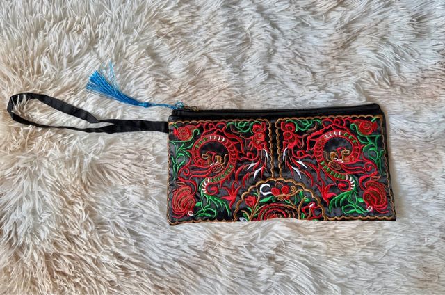 Bolso bordado