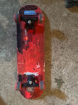 Monopatín Piston Cup