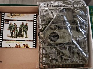 BA-10 Soviético 1/35 Zvezda