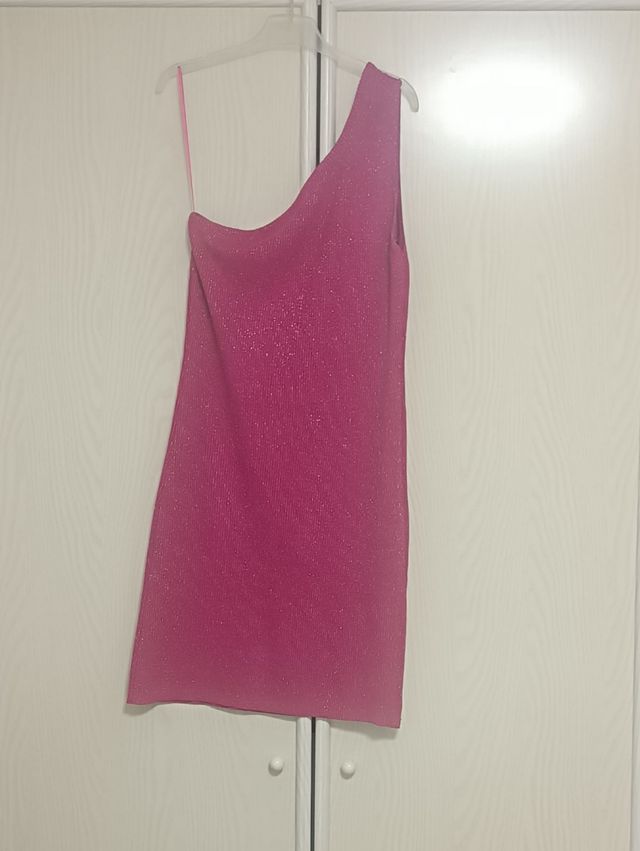 Vestido fucsia asimétrico ✨