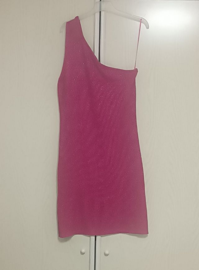 Vestido fucsia asimétrico ✨