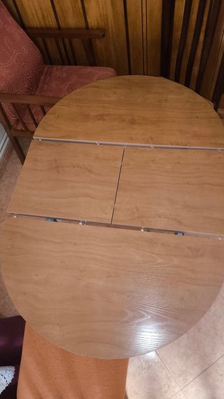 Mesa comedor + 2 sillas