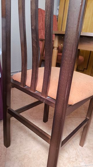 Mesa comedor + 2 sillas