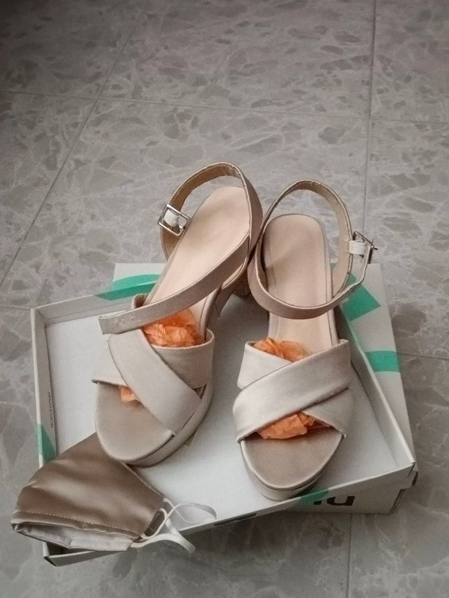 Zapatos ceremonia dorados hechos a mano