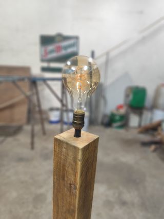 Lámpara artesanal madera natural