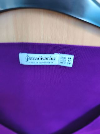 Top morado de Stradivarius talla M
