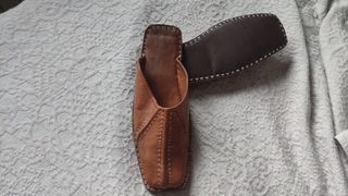 Babuchas piel marrón Precio atractivo para regalar