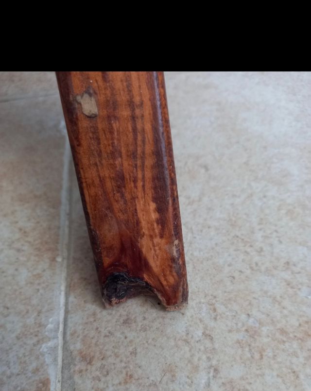 Escritorio colonial.