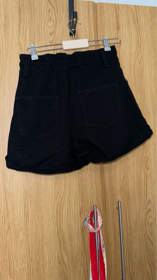 Shorts cargo negros bershka