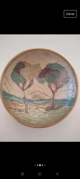 Cuenco decorado con árboles