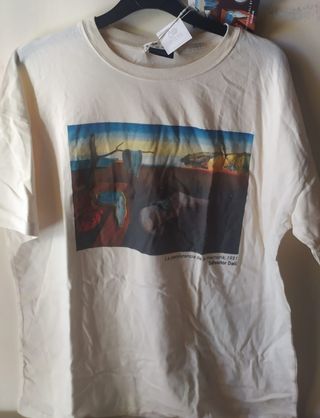 Camiseta Dalí Pull&Bear beige