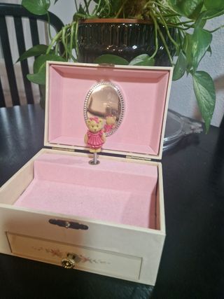 Joyero musical infantil beige y rosa