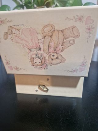 Joyero musical infantil beige y rosa