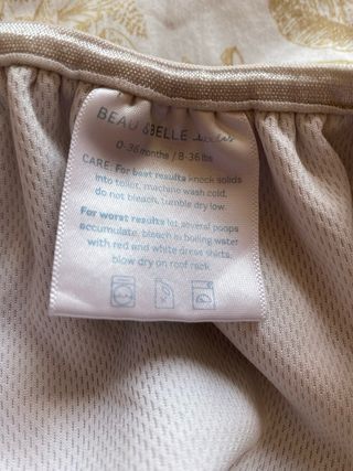 Pañal y zapatos playa bebé