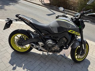 Yamaha MT-09 Gris - Moto