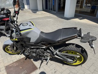 Yamaha MT-09 Gris - Moto