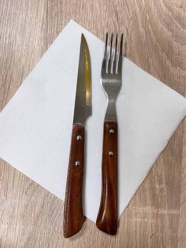 Cuchillo y tenedor madera -vintage