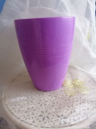 Portavaso lilla in plastica